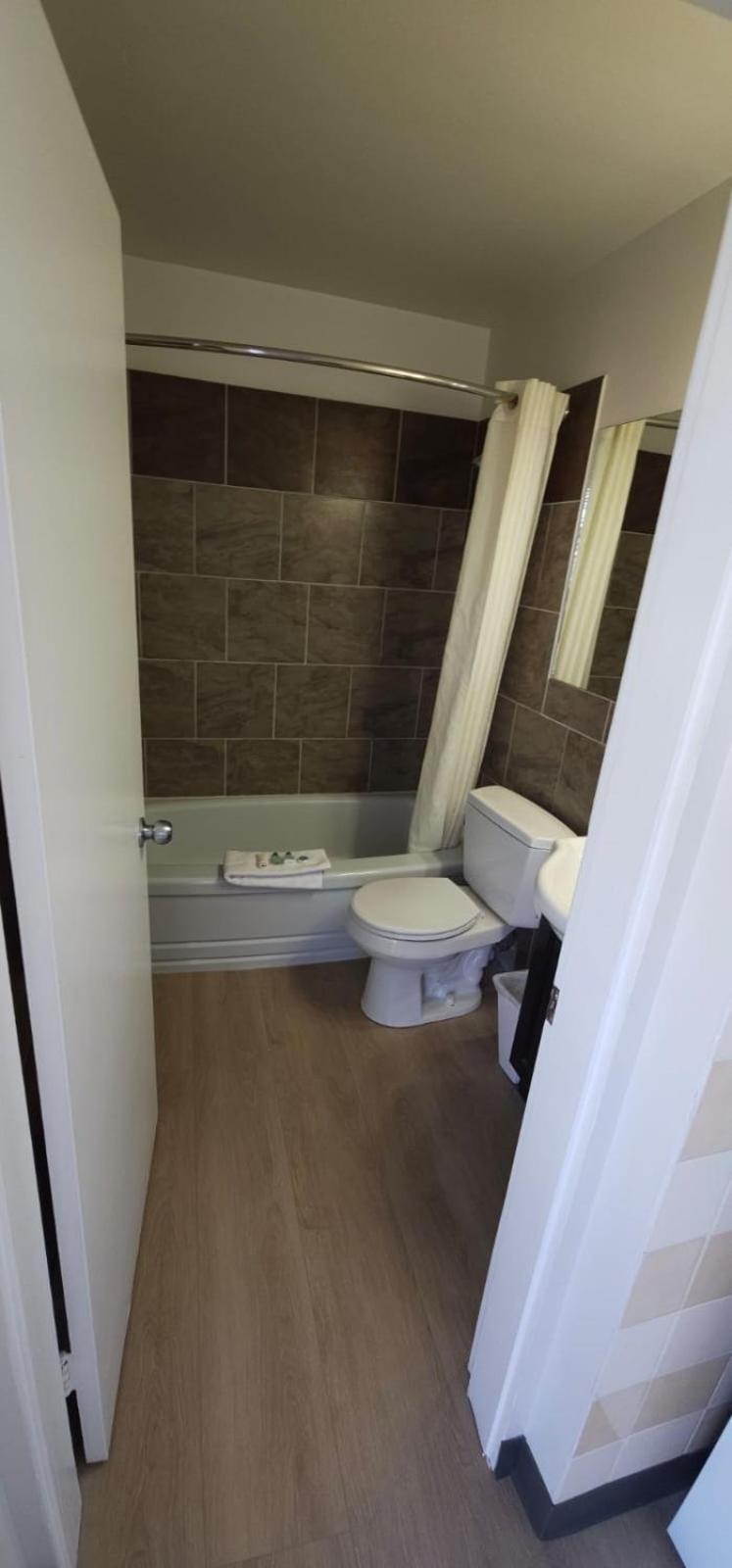 Riverside Motel Penticton Ngoại thất bức ảnh