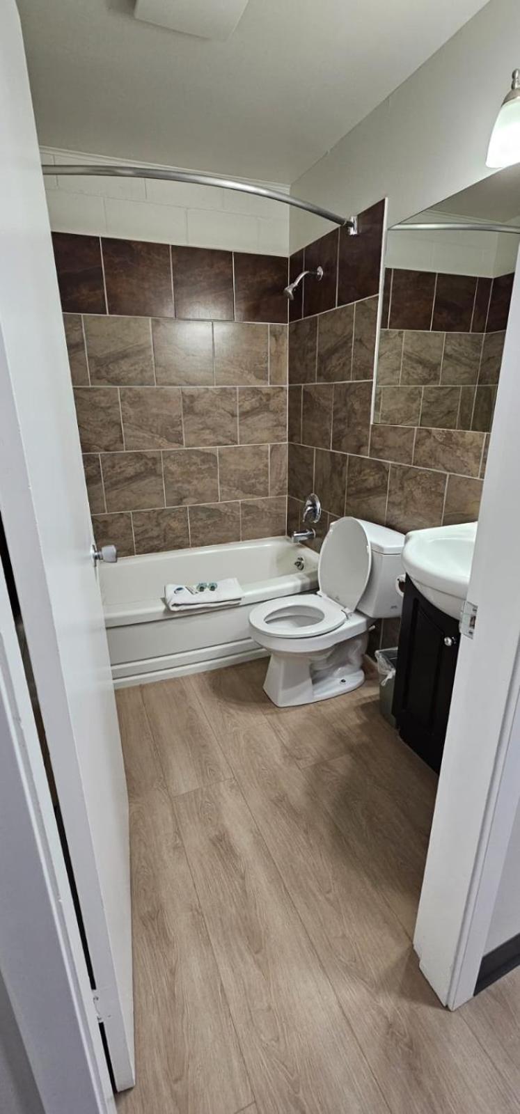 Riverside Motel Penticton Ngoại thất bức ảnh
